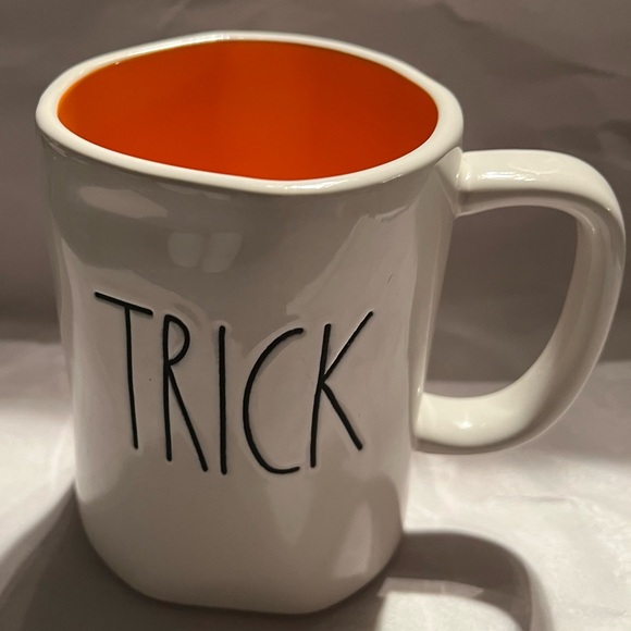 Rae Dunn TRICK/TREAT Mug - Picture 2 of 3